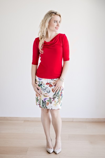 Fotografie Pouzdrová sukně rozkvetlá louka